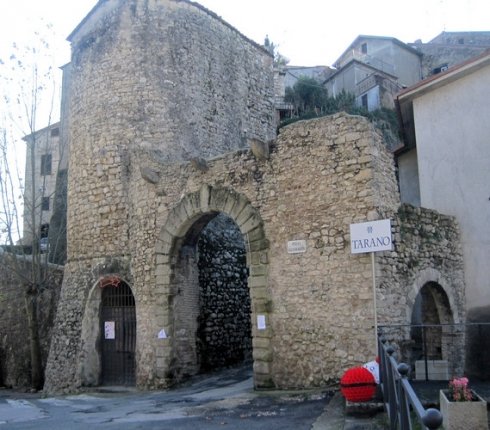 Medieval door of Tarano