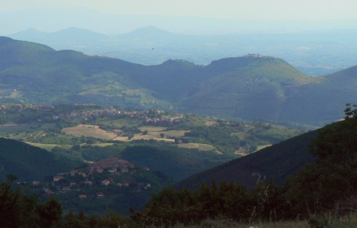 THE FARFA VALLEY DOWNTHERE