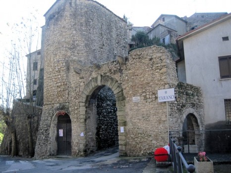 Medieval door of Tarano