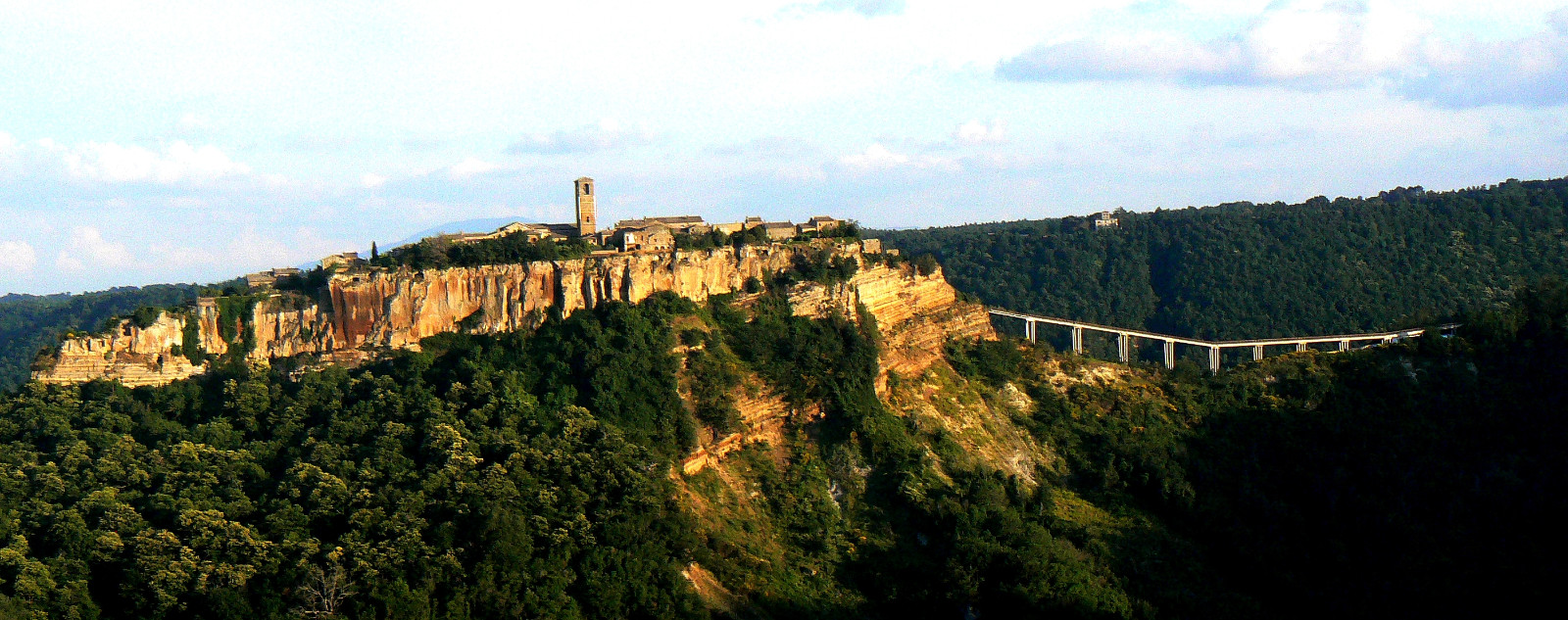 Civita di bagnoregio e il ponte